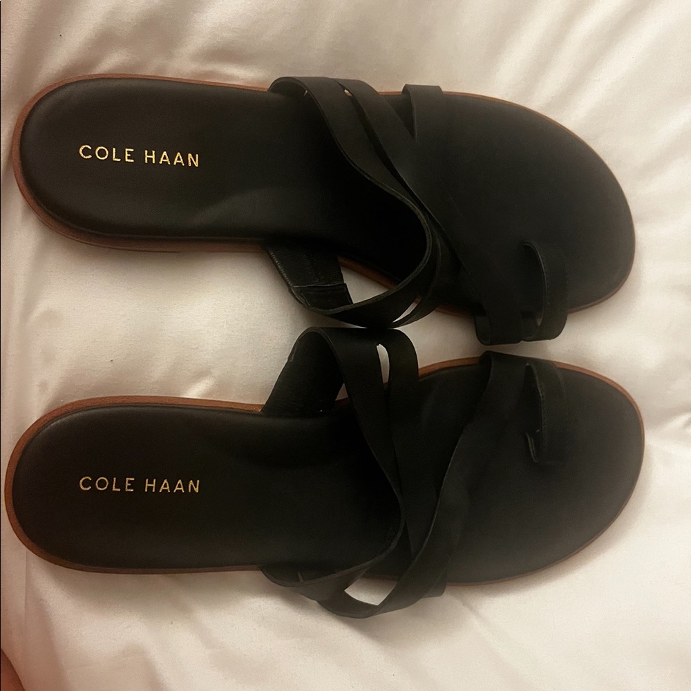 Coke Haan Strappy Toe Ring Sandals Size 8